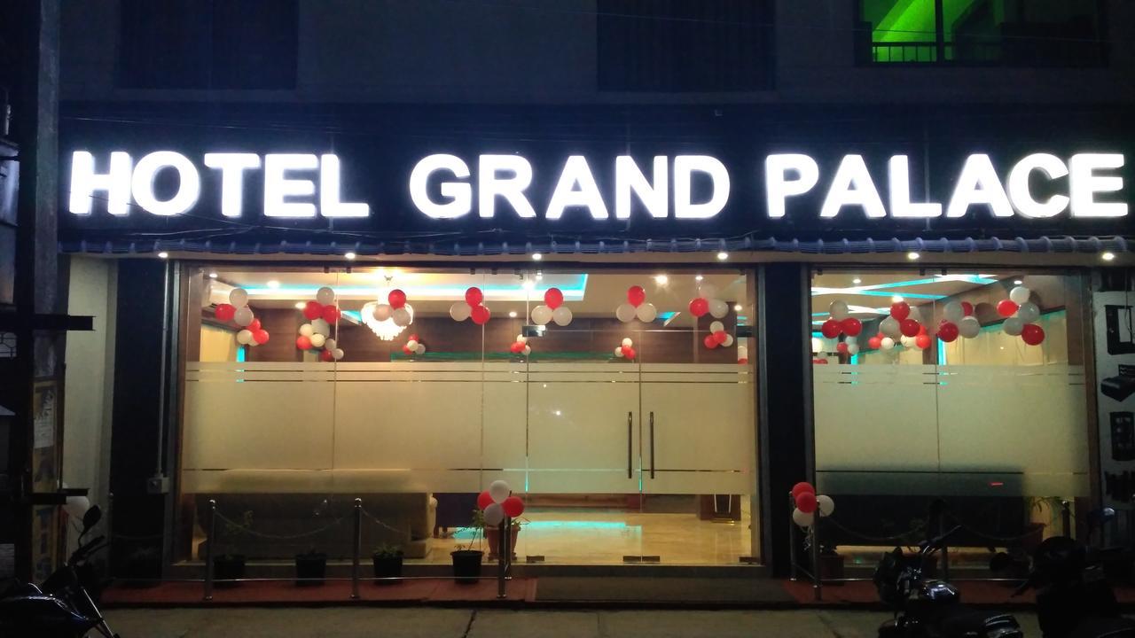 Hotel Grand Palace Jorhāt Eksteriør billede